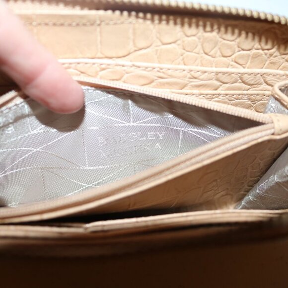 Badgley Mischka tanish zip-around wallet with multiple compartments EUC - Picture 5 of 8